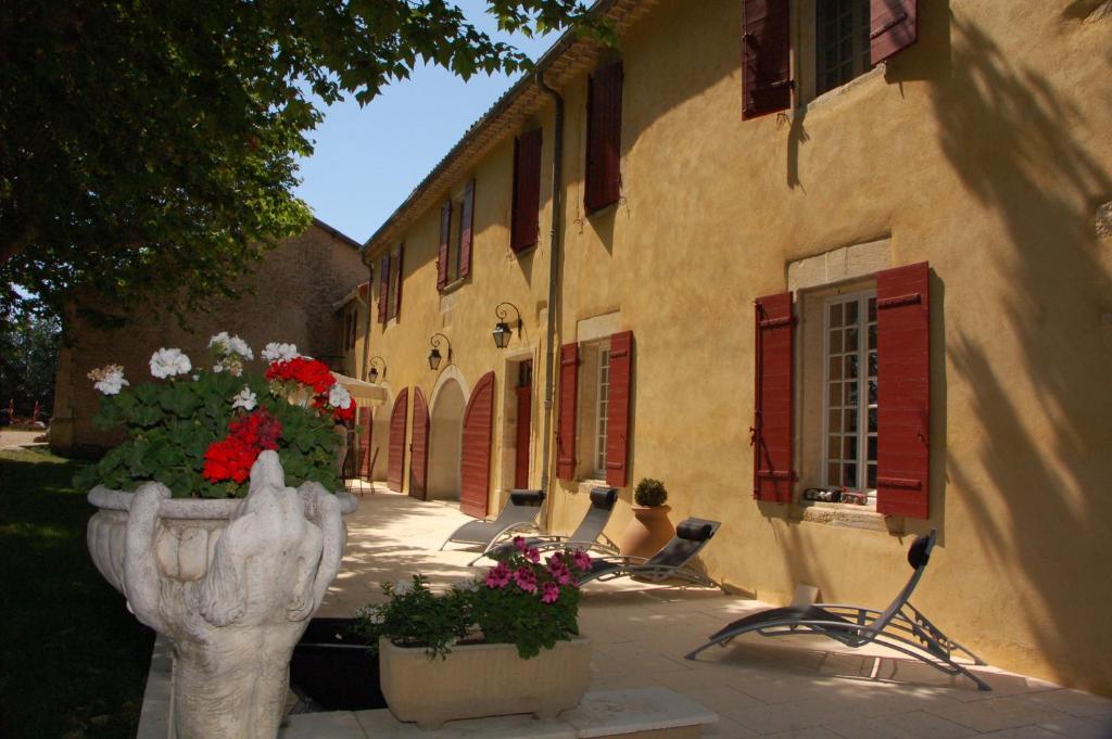 Mas De La Sauline Bed and Breakfast La Roque-d'Antheron Buitenkant foto
